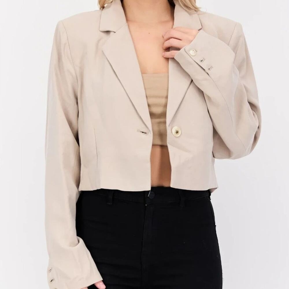 Revolve NIA Beige Cropped Blazer Button Minimal Sz Large Office Business Casual
